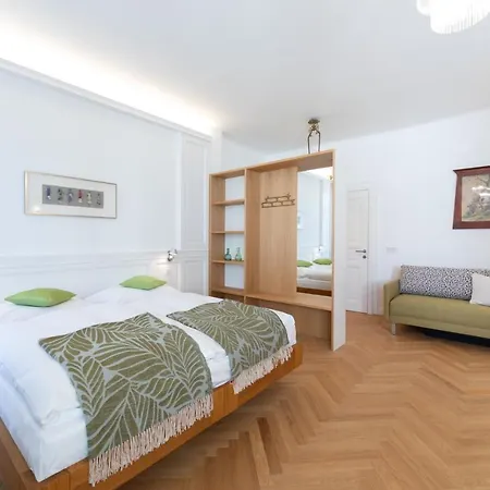 Schloss Schoenau * Schönau an der Triesting