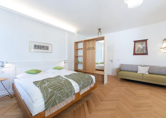 Schloss Schoenau * Schönau an der Triesting