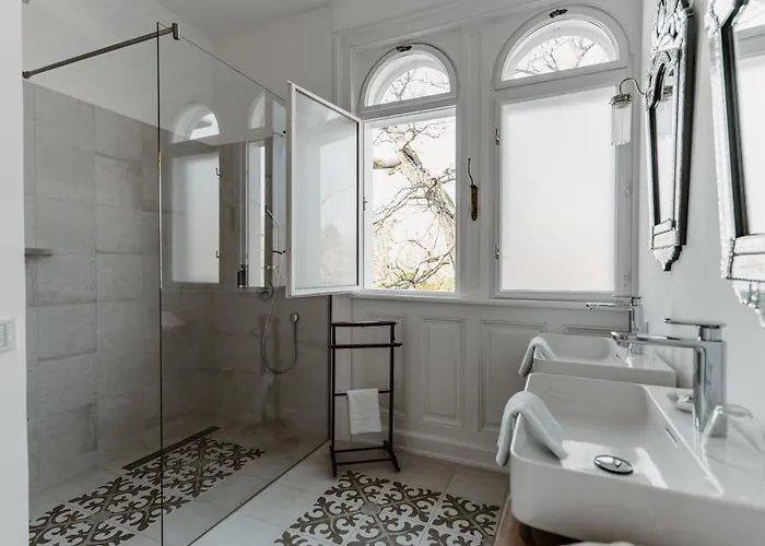 Schloss Schoenau * Schönau an der Triesting